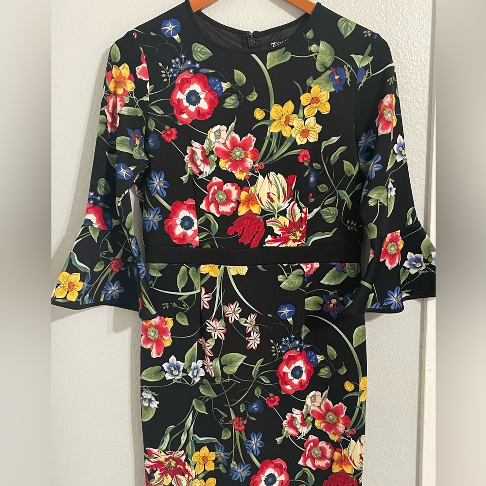 MIDI DRESS WITH FLOWER DESIGN SIZE M